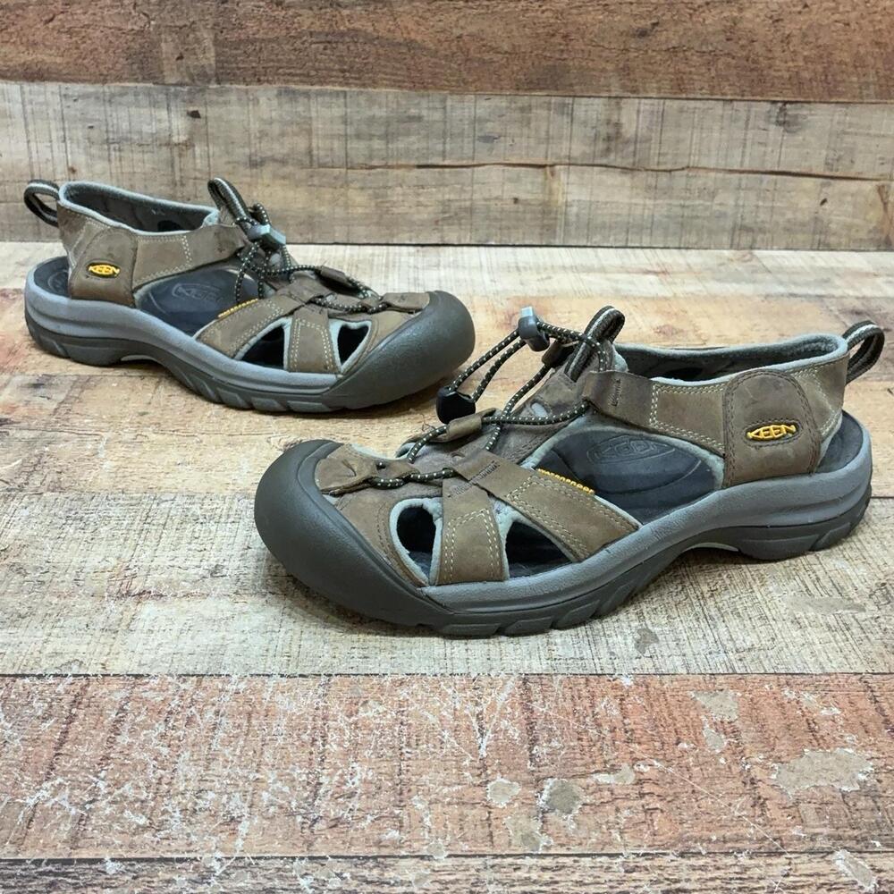 KEEN Sandals Womens Size 9.5 40 Brown Nubuck Fisherman Outdoor Comfort Shoes